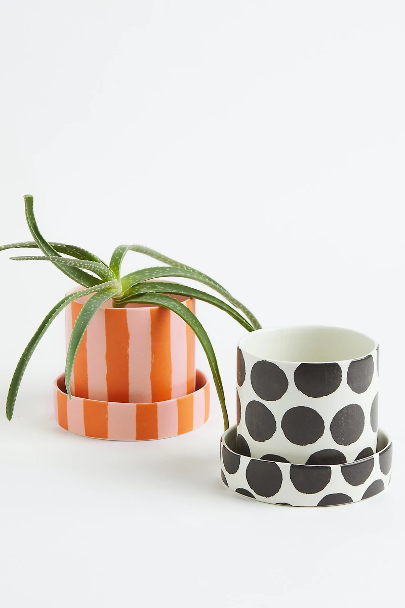 Pot de fleurs à motif avec soucoupe