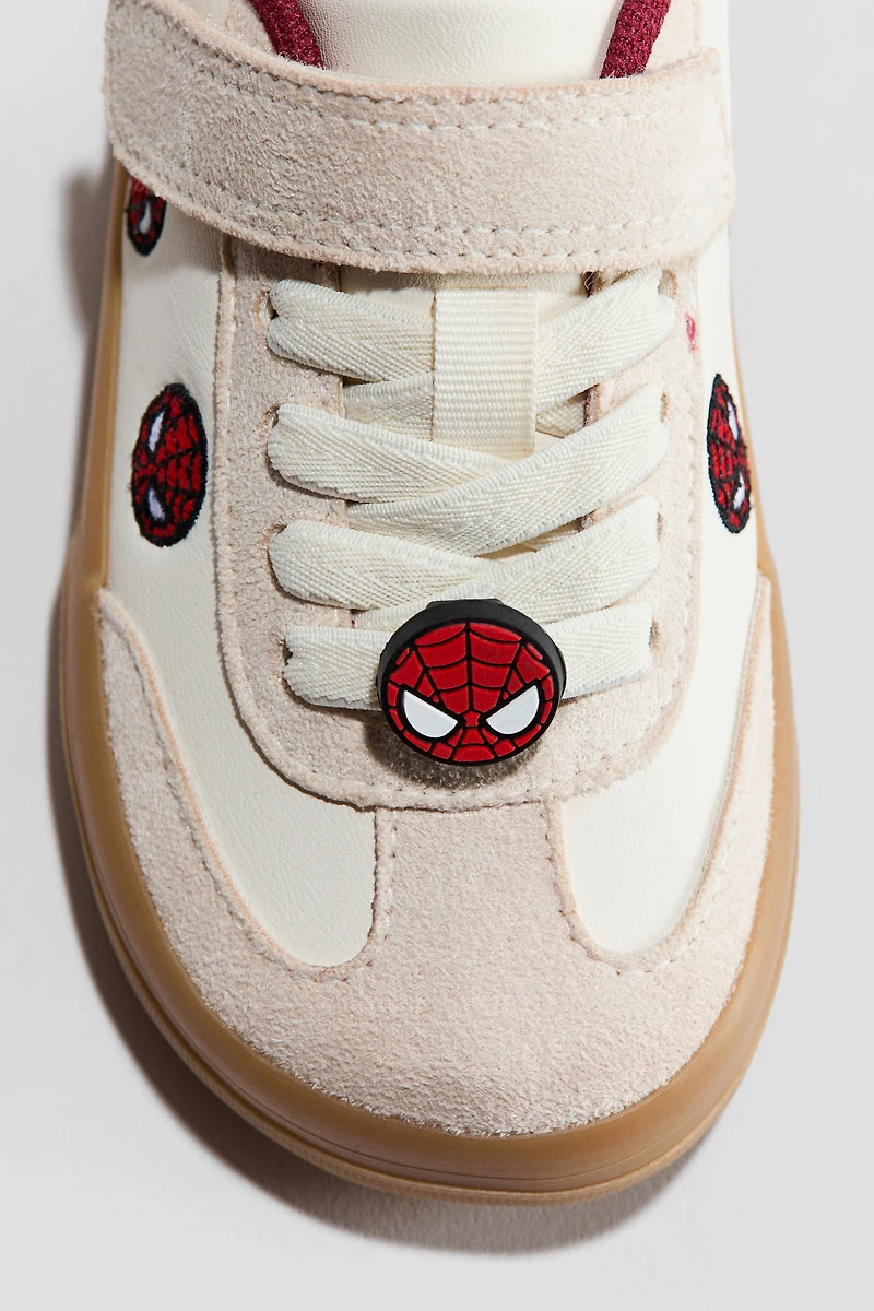 Motif-Detail Barefoot Sneakers