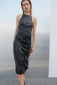 Robe avec dos nu décolleté