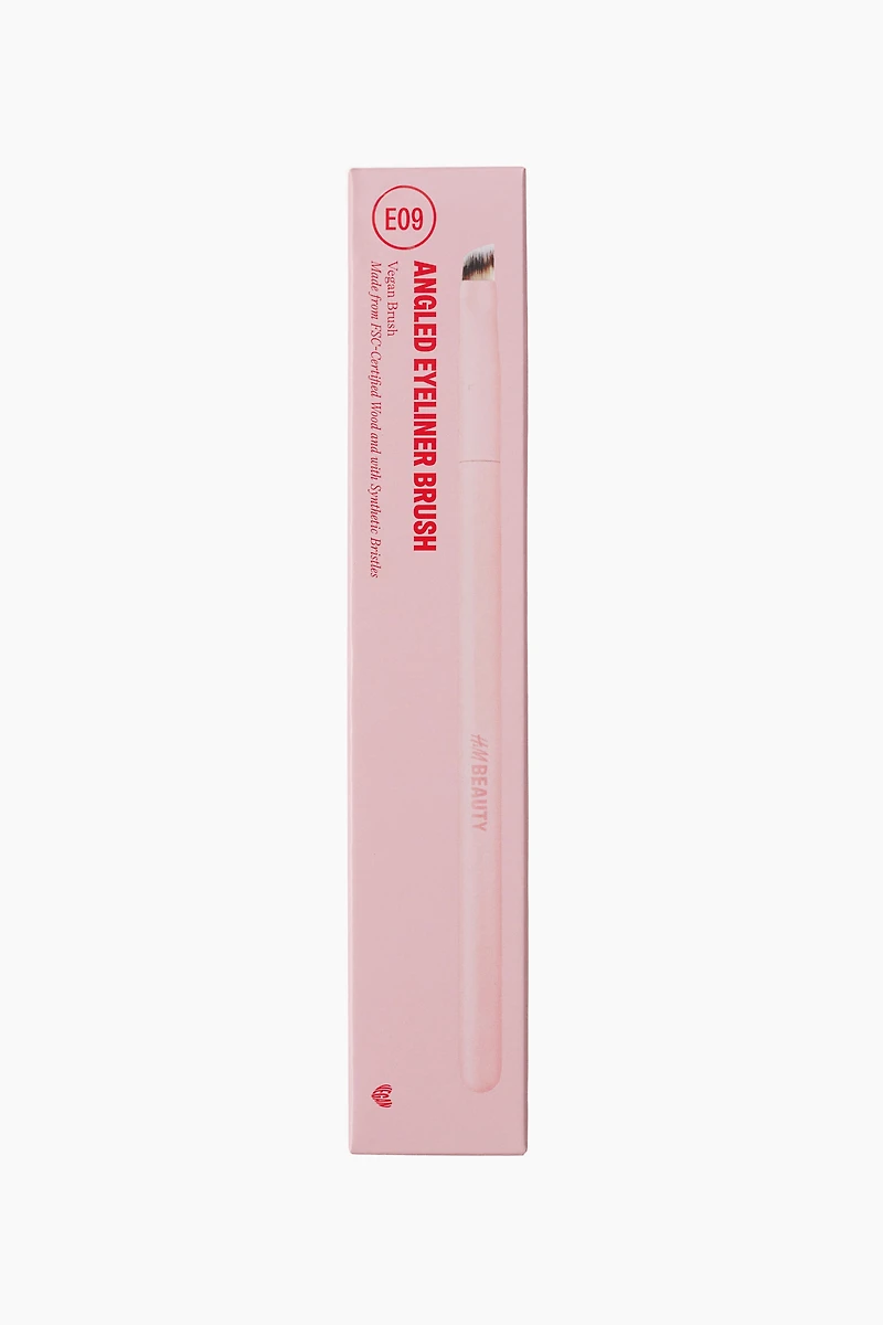 Angled Eyeliner Brush