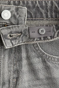 Loose-Fit Jeans