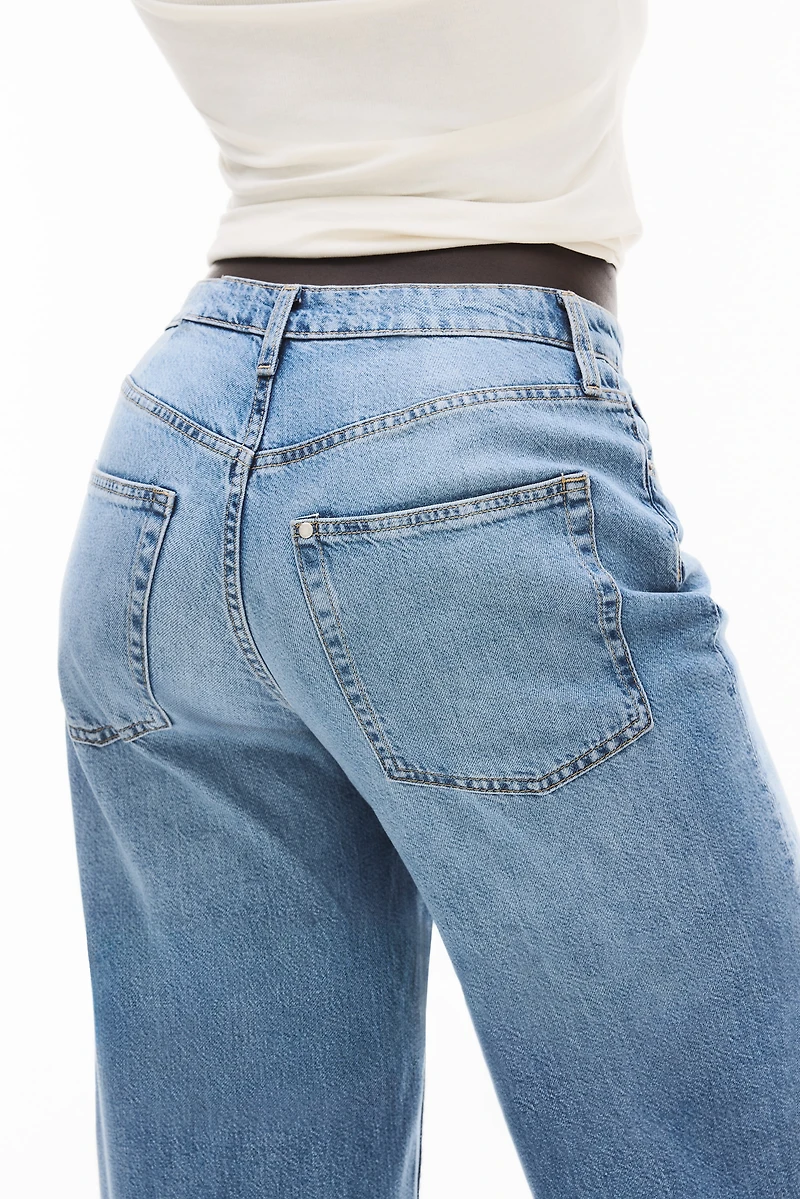 Curvy Fit Feather Soft Wide Ultra High Jeans