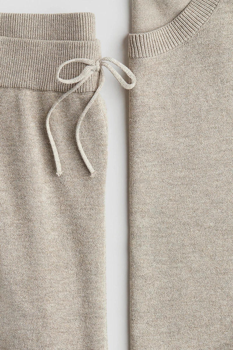 2-Piece Fine-Knit Set