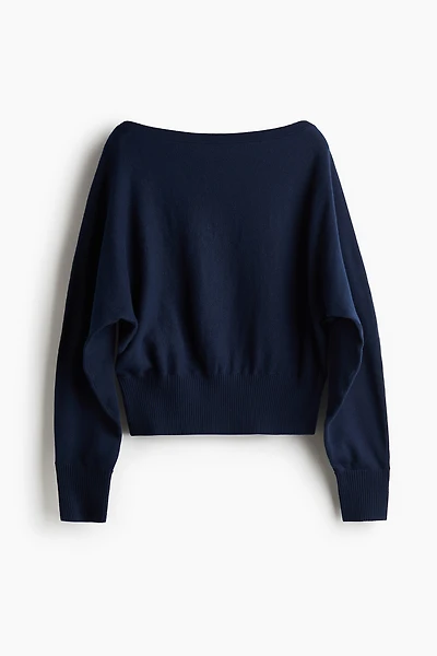 Batwing-Sleeved Fine-Knit Sweater