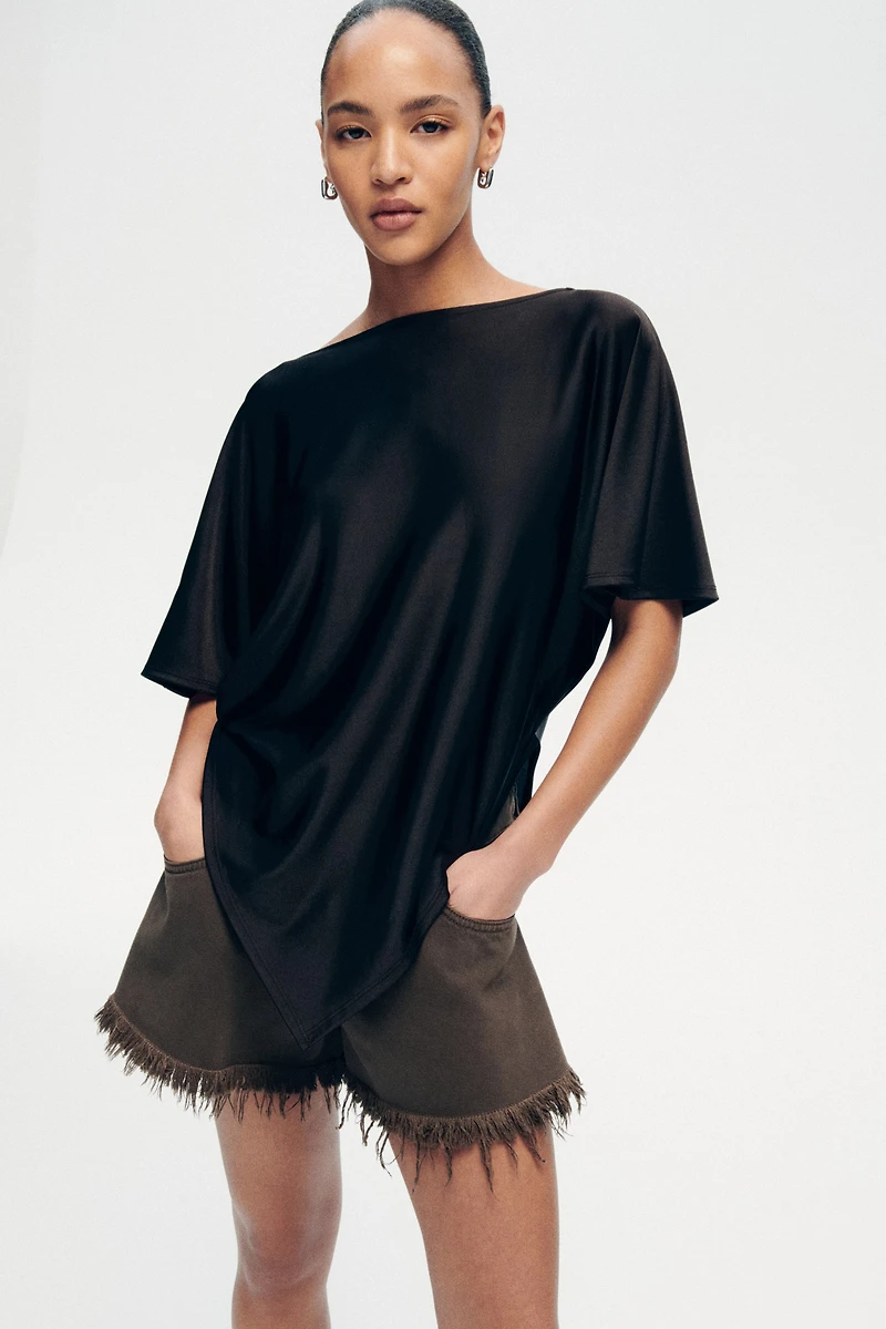 Batwing-Sleeved Fine-Knit Top