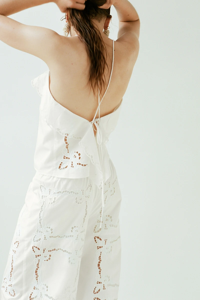 Pantalon ballon avec broderie anglaise