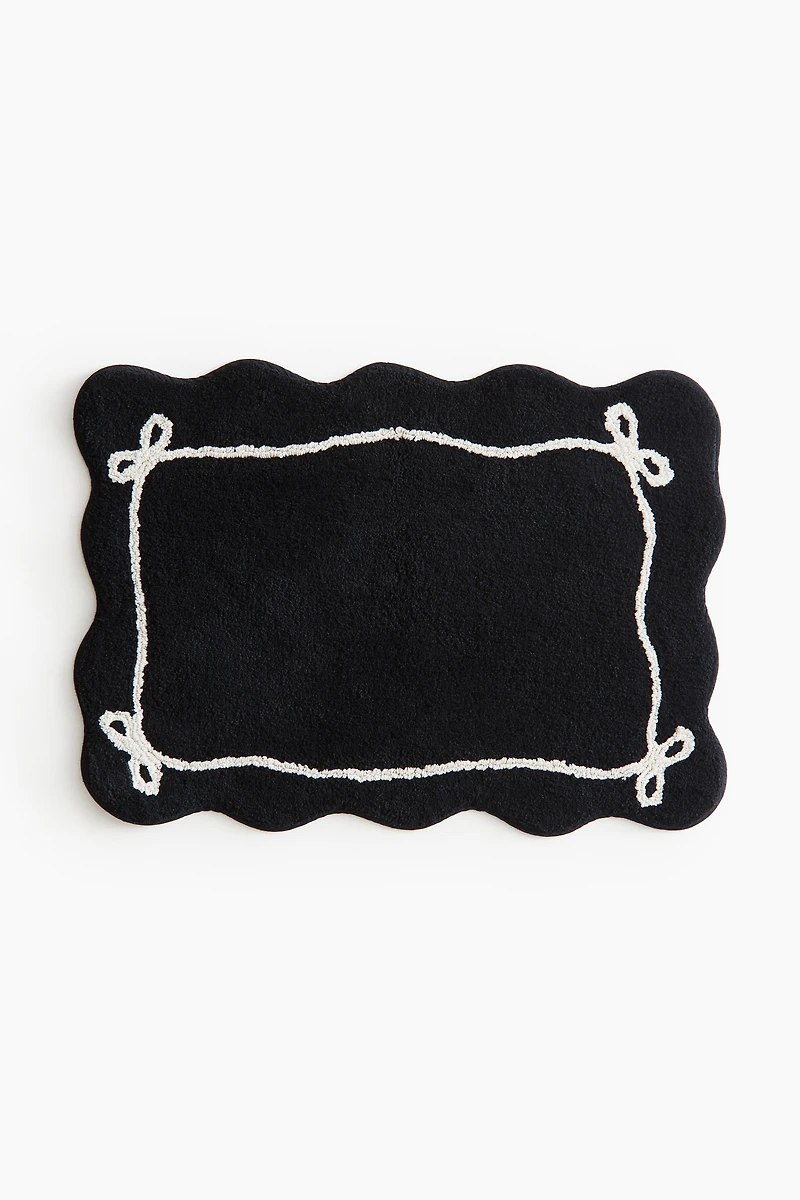 Scalloped-Edge Bath Mat