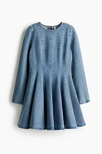 Robe en denim avec jupe évasée
