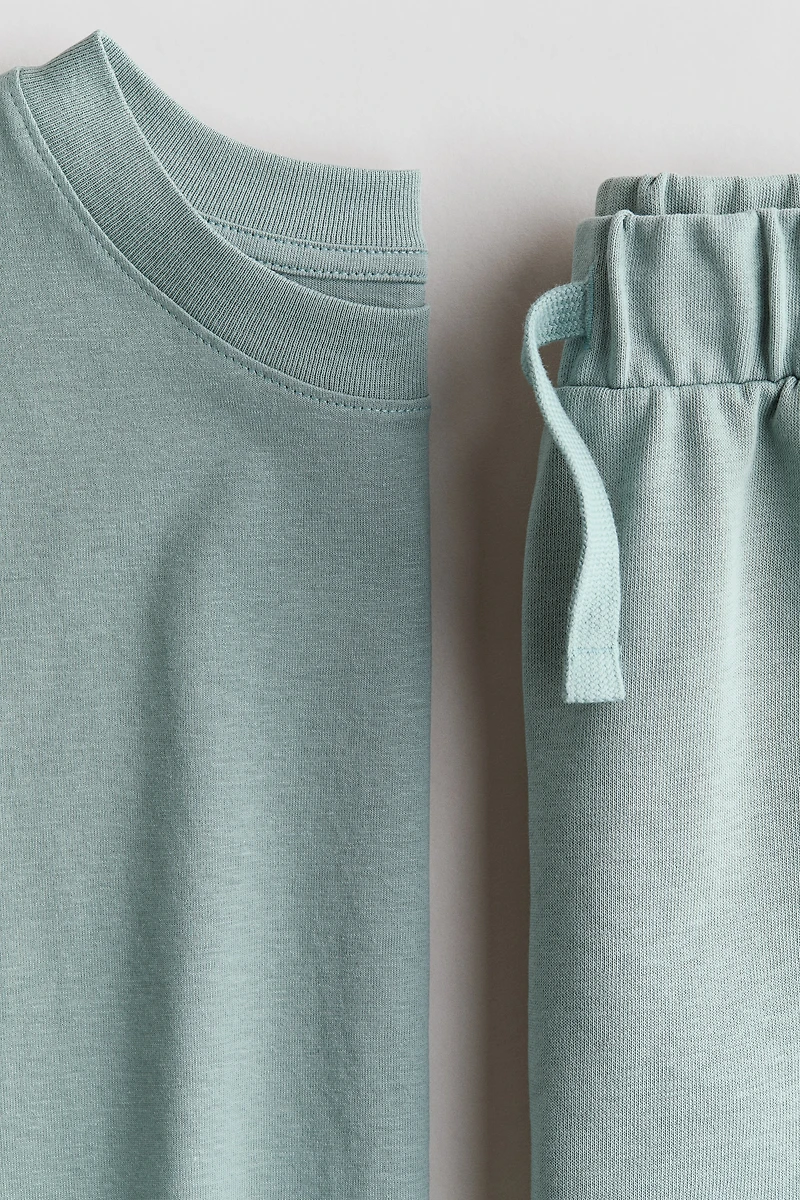 2-Piece T-Shirt and Shorts Set