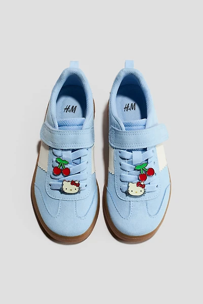 Motif-Detail Sneakers