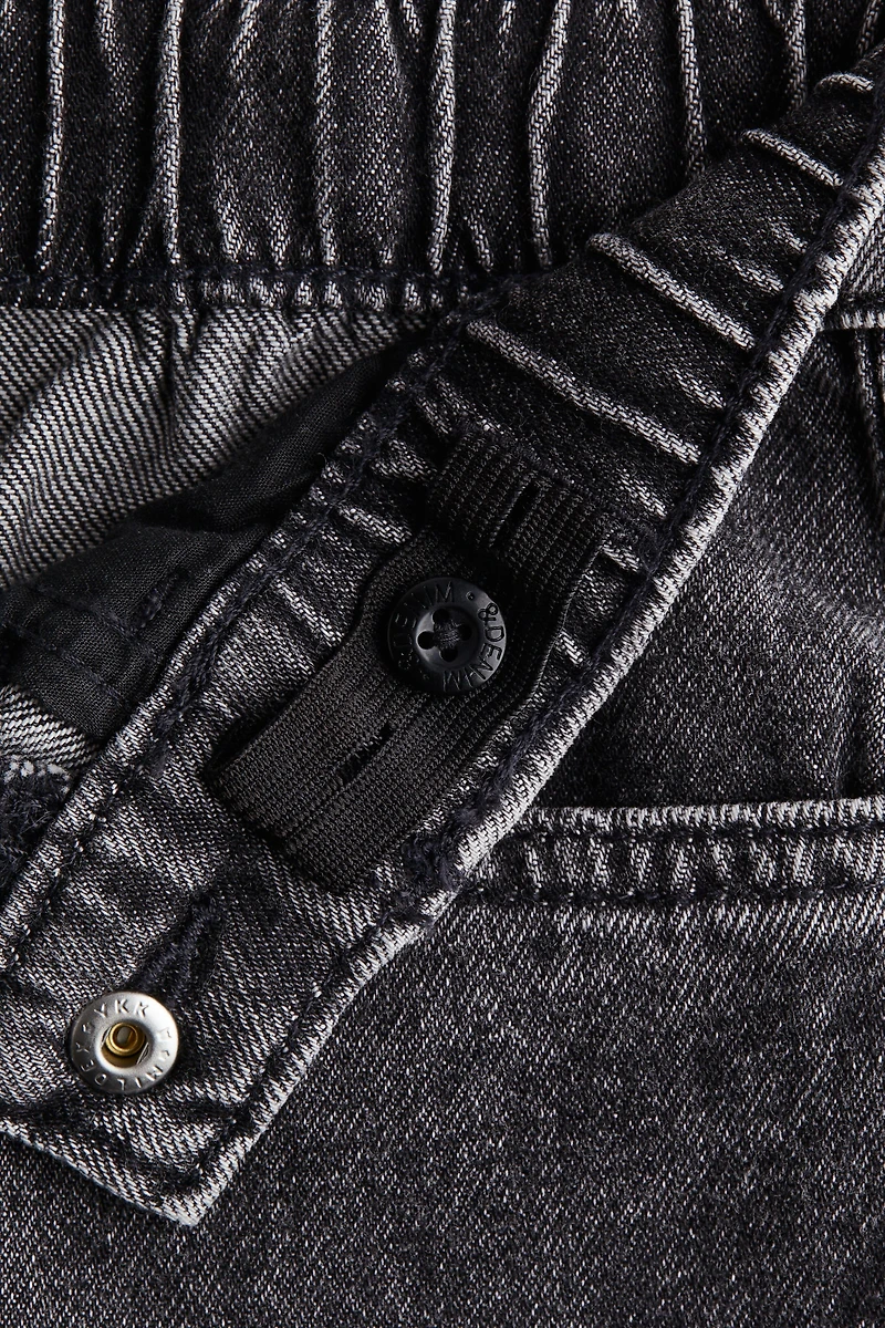 Jean décontracté à coupe effilée