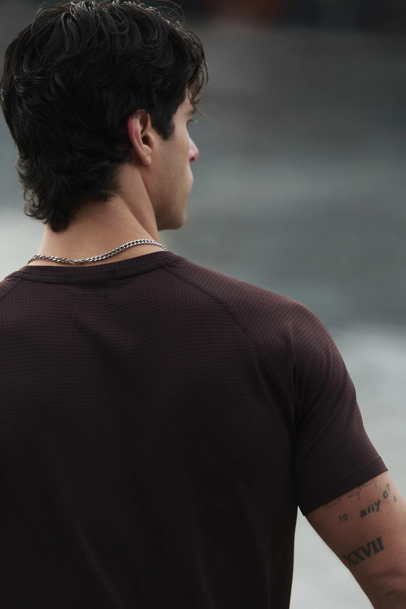 T-shirt sport coupe athlétique DryMove™