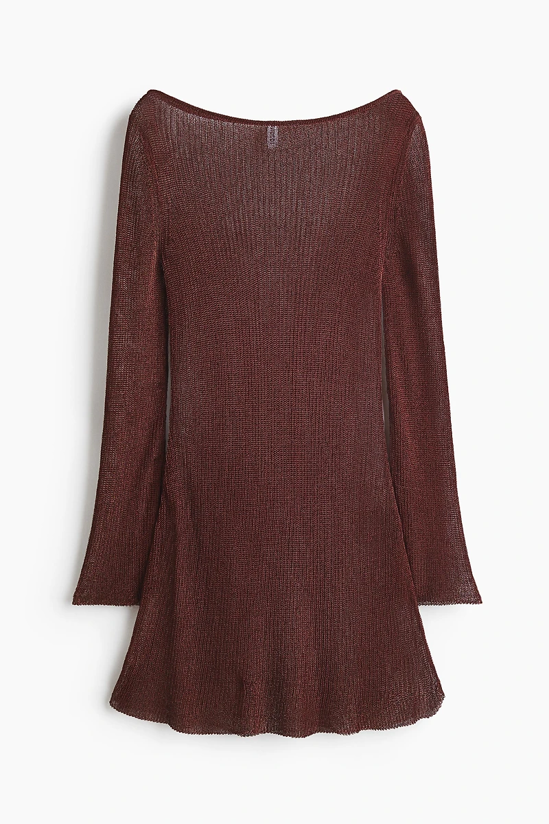 Robe scintillante avec jupe évasée