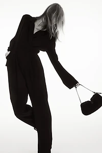 Une pièce pantalon en crêpe