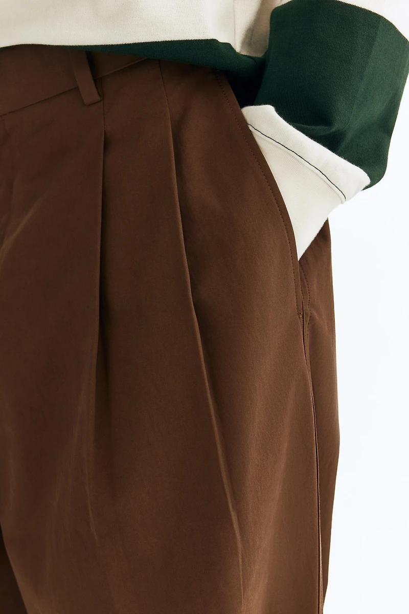 Loose-Fit Tailored Pants