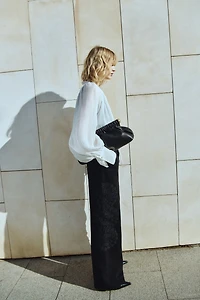 Crochet-Look-Detail Jeans