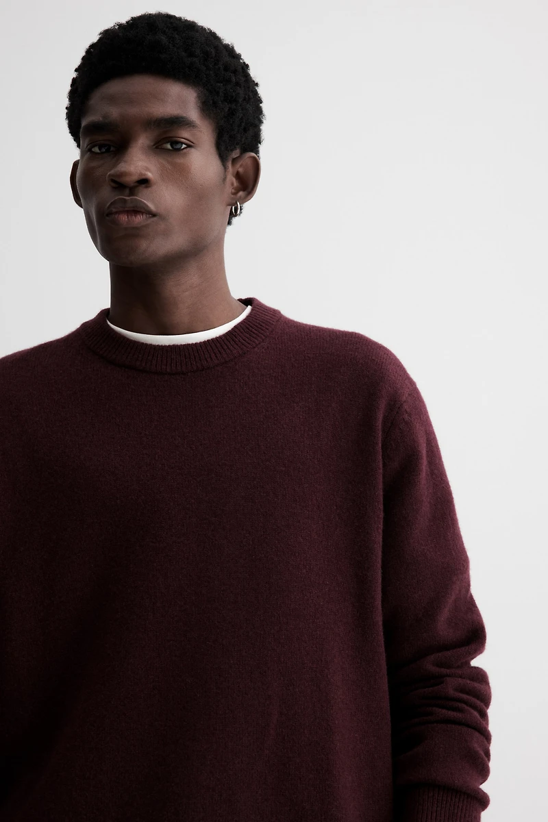 Chandail classique en maille fine de laine