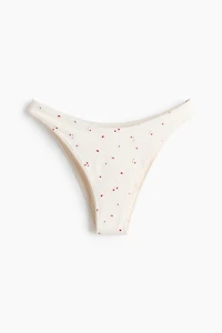 Culotte de bikini audacieuse