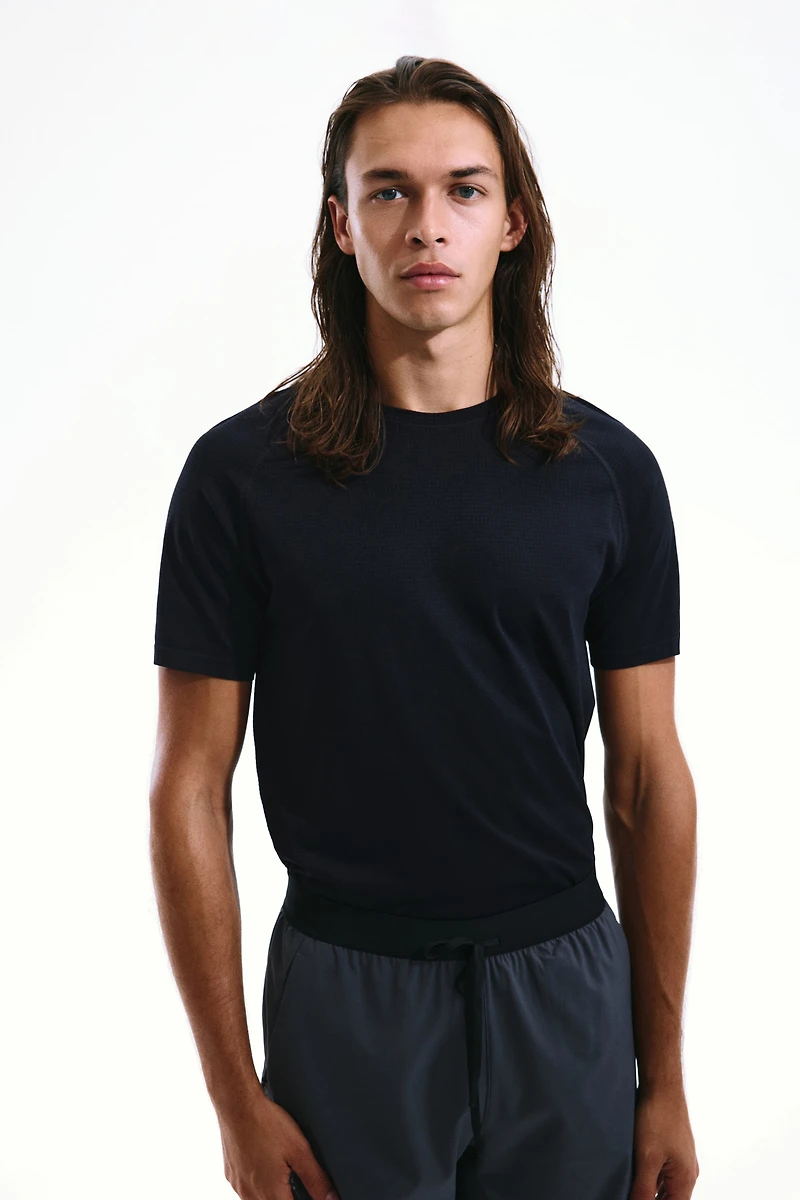 Muscle Fit Sports T-Shirt with DryMove™