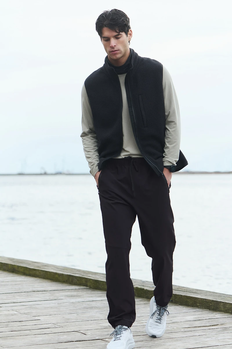 Sports Joggers with DryMove™