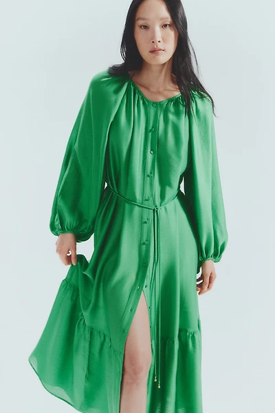 Robe grande taille avec ceinture à nouer
