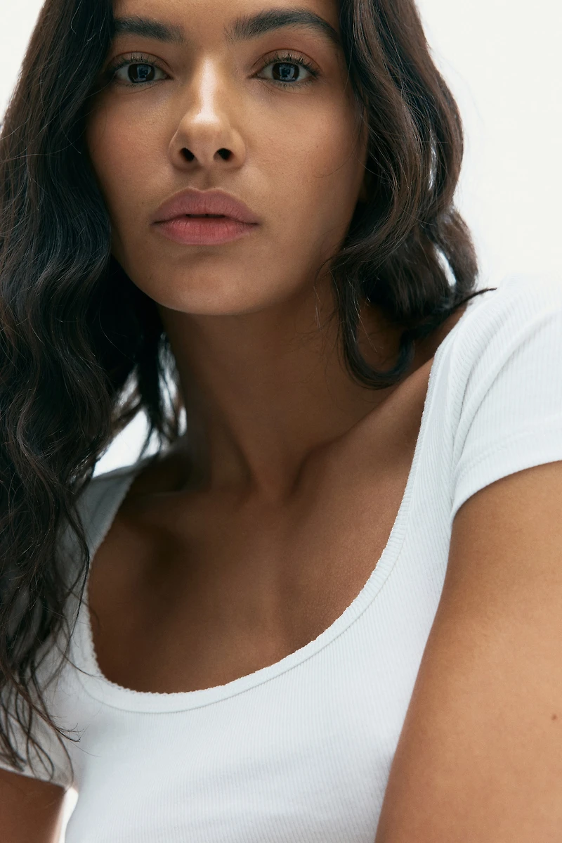 Picot-Trimmed Ribbed T-Shirt