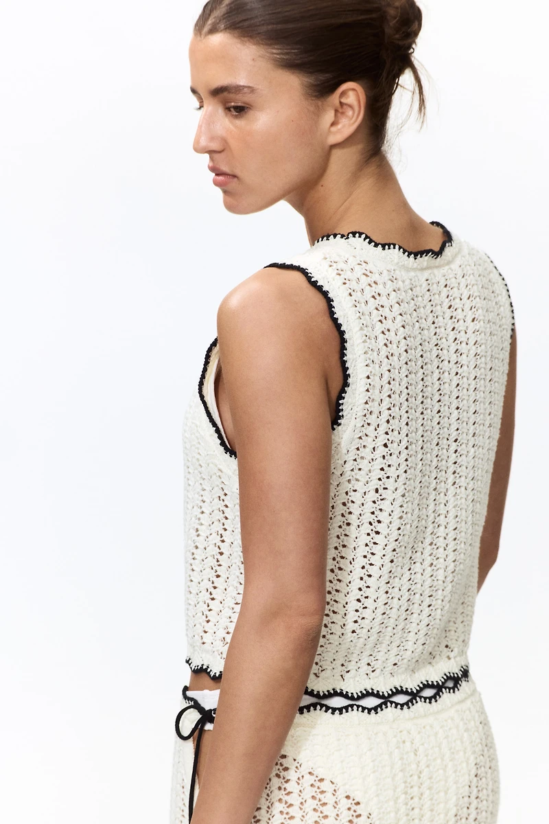 Haut de plage à l'aspect crochet