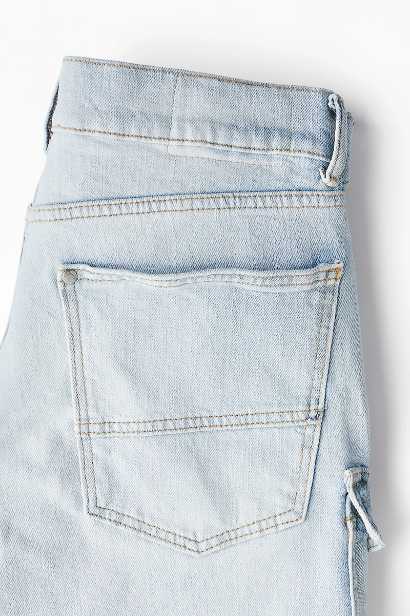 Short cargo Coupe Amincie en denim
