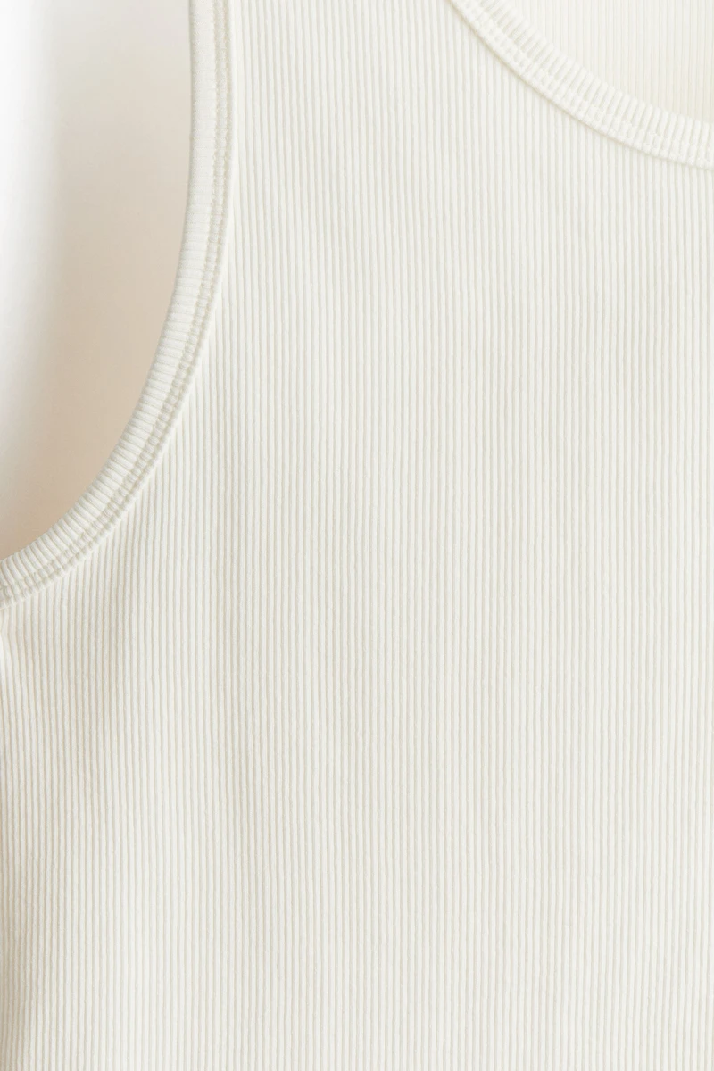 Camisole côtelée près du corps