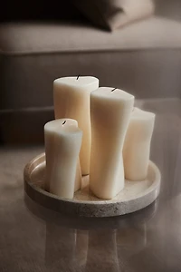 Bougie pilier asymétrique