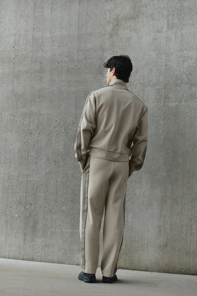 Loose-Fit Sports Joggers with DryMove™