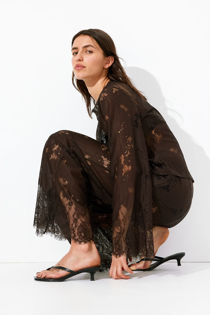 Pantalon à jambes semi-évasées en dentelle
