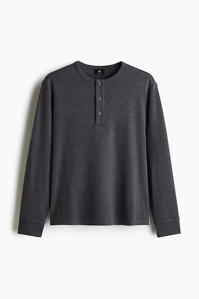 Haut côtelé avec col tunisien