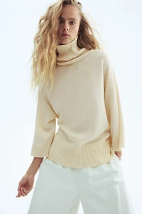 Chandail à col roulé en fin tricot doux