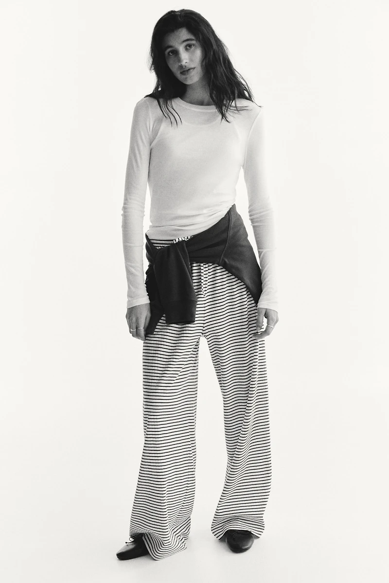 Pantalon côtelé avec cordon de serrage