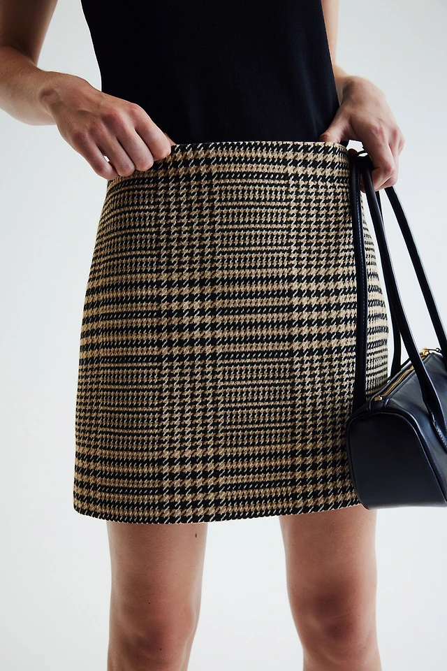 H&M Mini Skirt Southcentre Mall