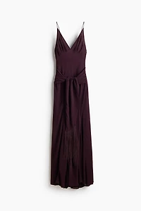 Robe à bretelles fines avec panneaux drapés