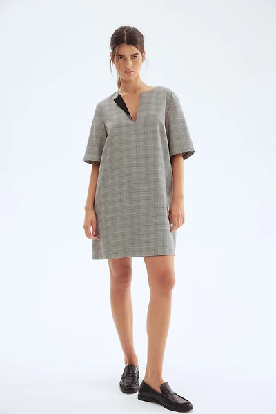 Robe à manches courtes