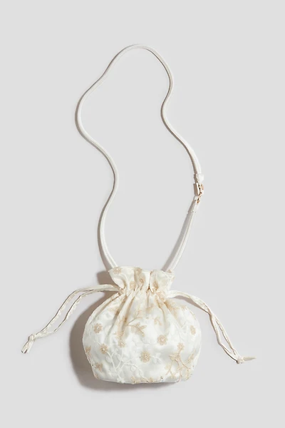 Sac brodé avec cordon de serrage