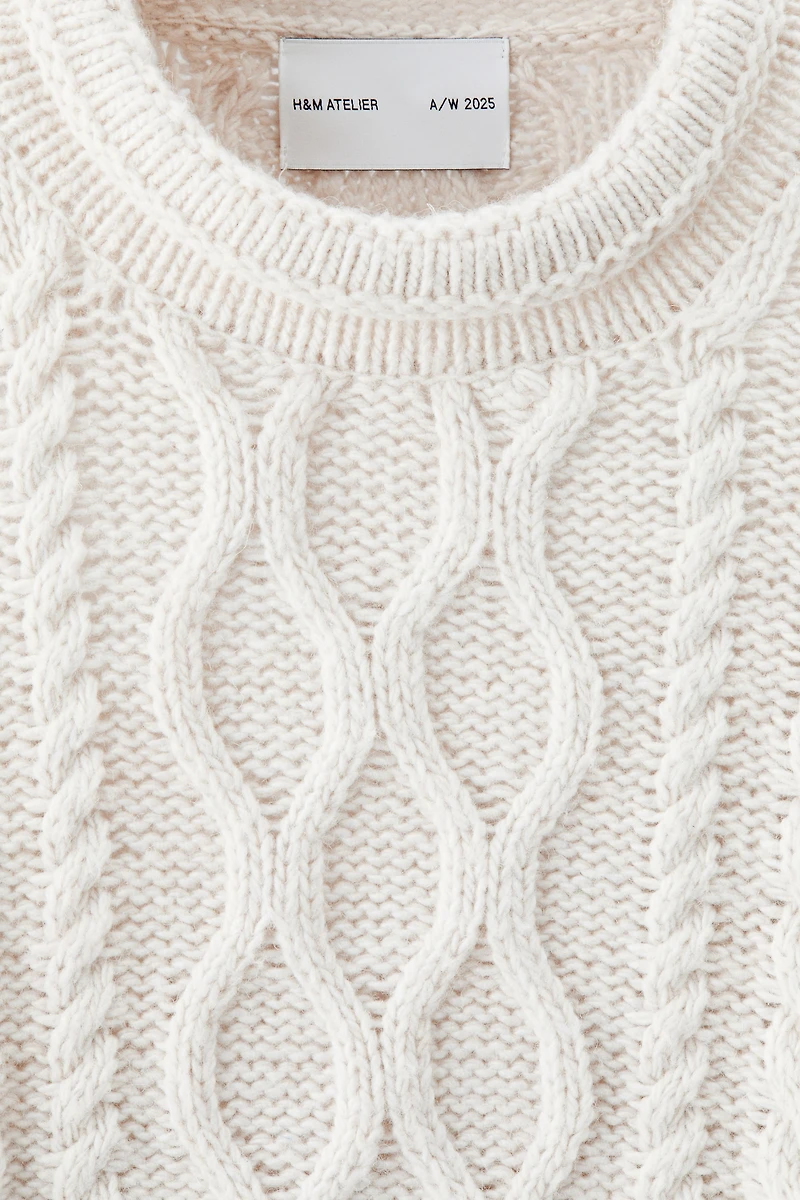 Chandail en tricot torsadé de laine mélangée