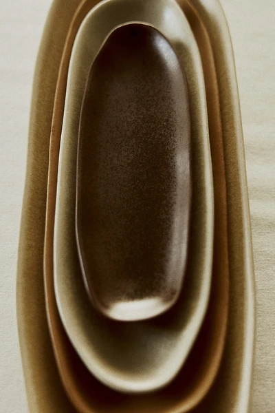4-Piece Stoneware Serving Plate Set