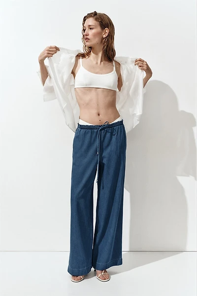 Pantalon taille froncée avec ceinture à nouer