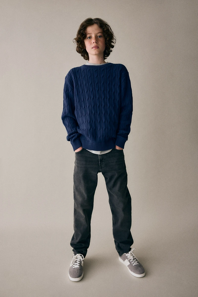 Relaxed Tapered Fit Jeans
