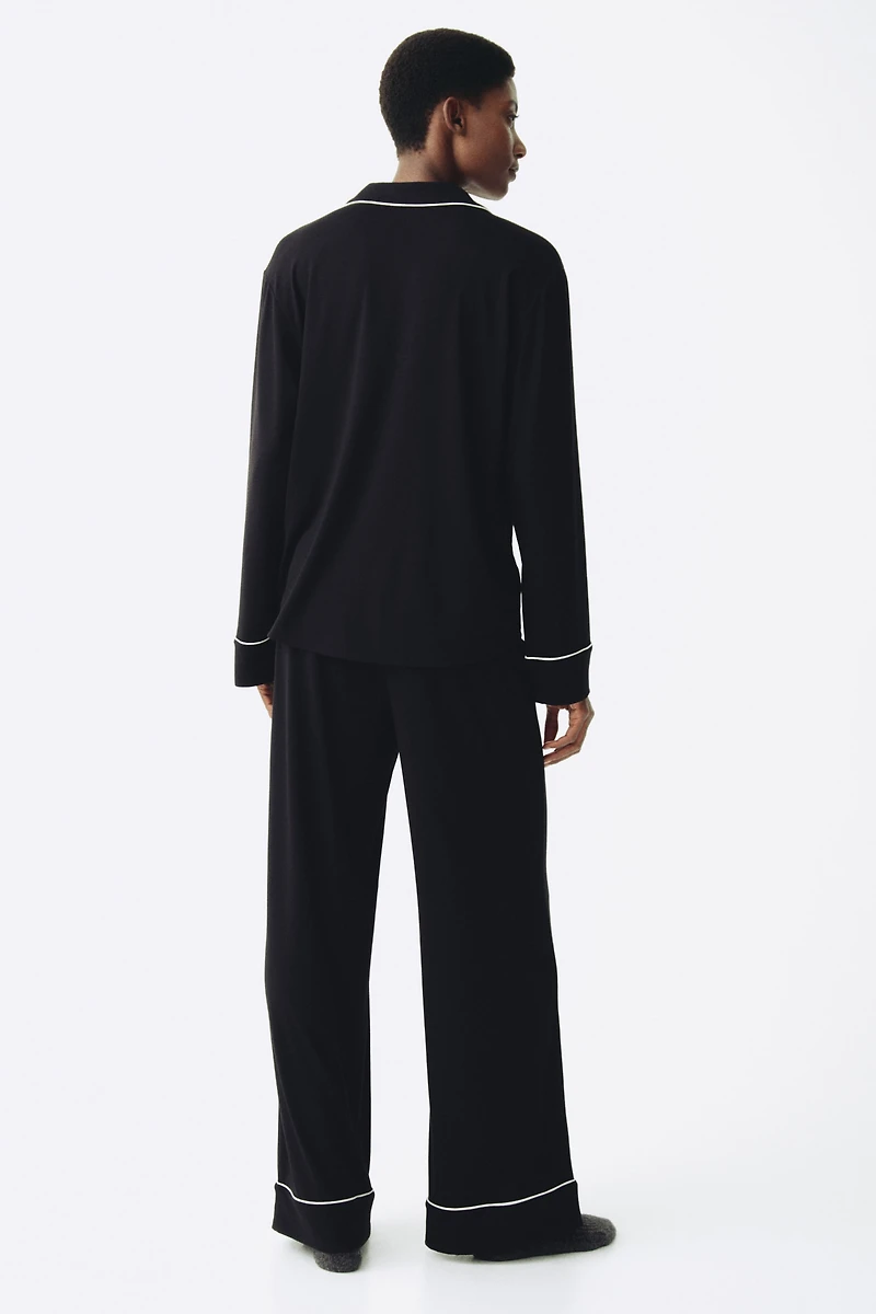 MAMA Piping-detail Pajamas