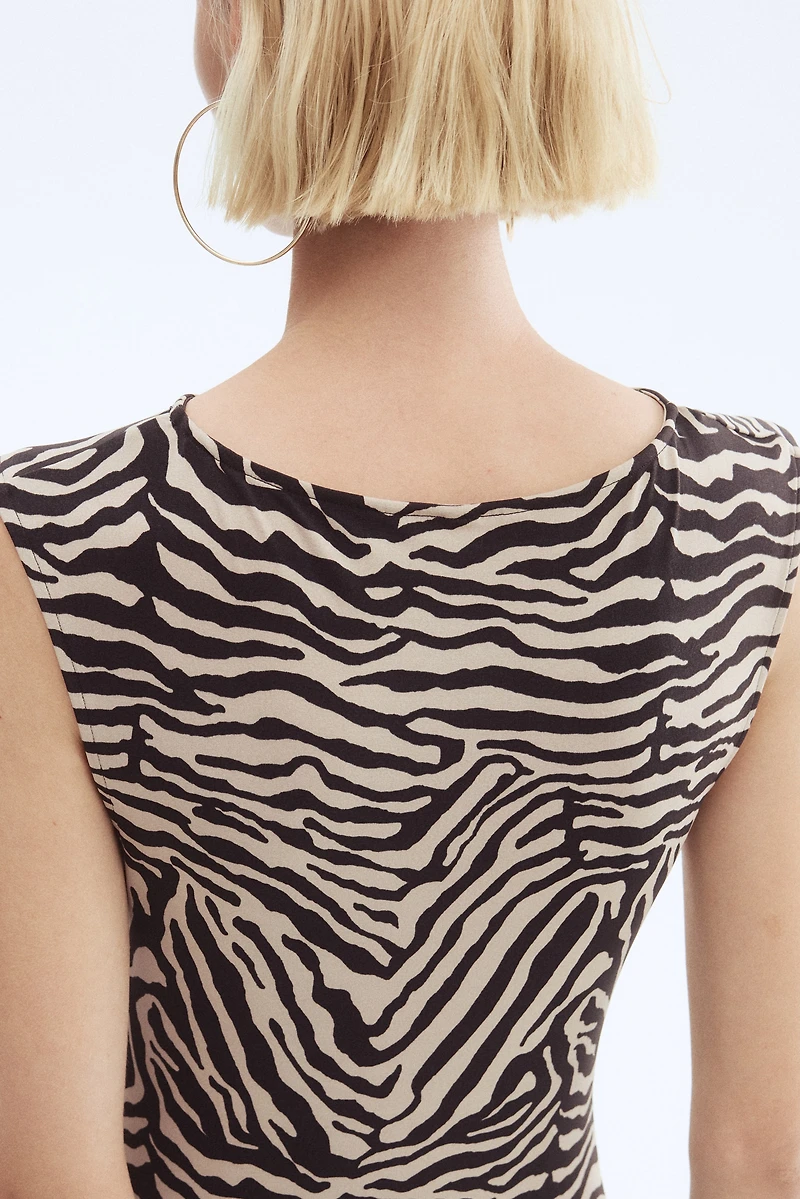 Robe à effet drapé