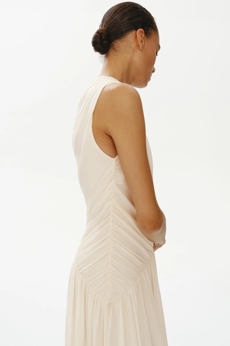Robe asymétrique avec bas à effet ballon