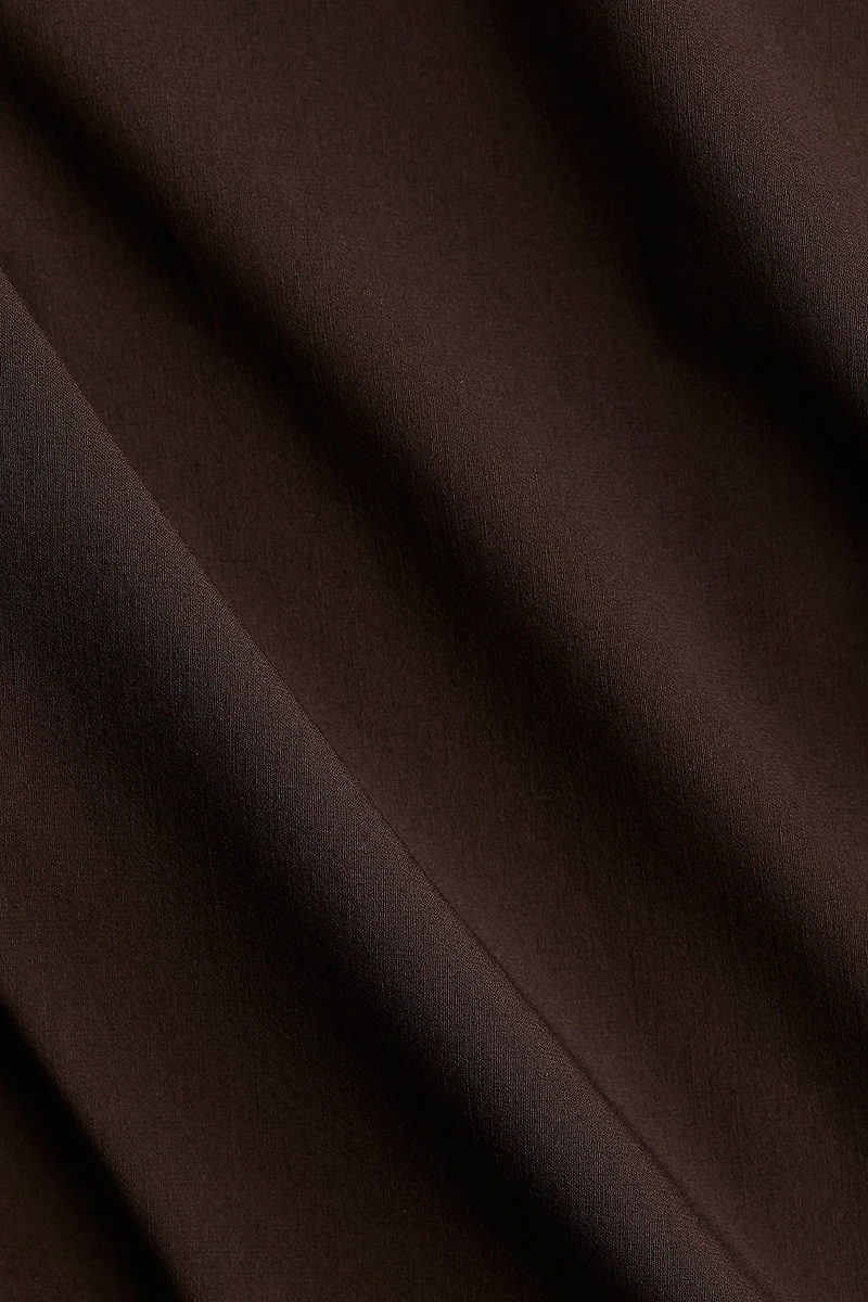 Robe à encolure carrée