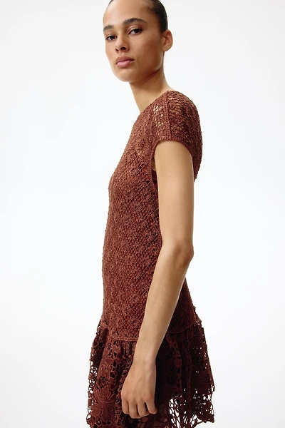 Robe d’aspect crochet avec jupe évasée