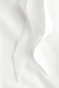 Blouse avec col à nouer