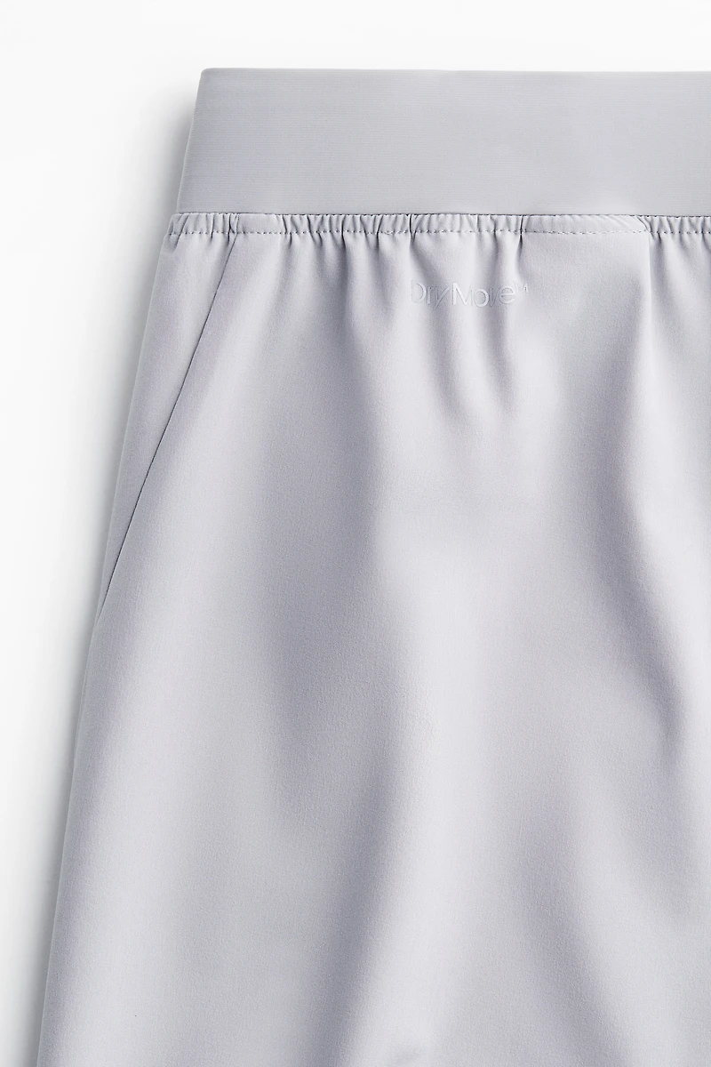 Mid-Length Sports Shorts with DryMove™
